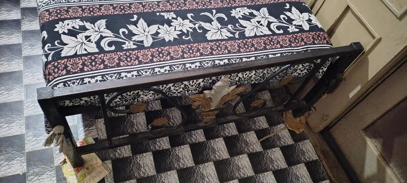 Two single iron bed 2