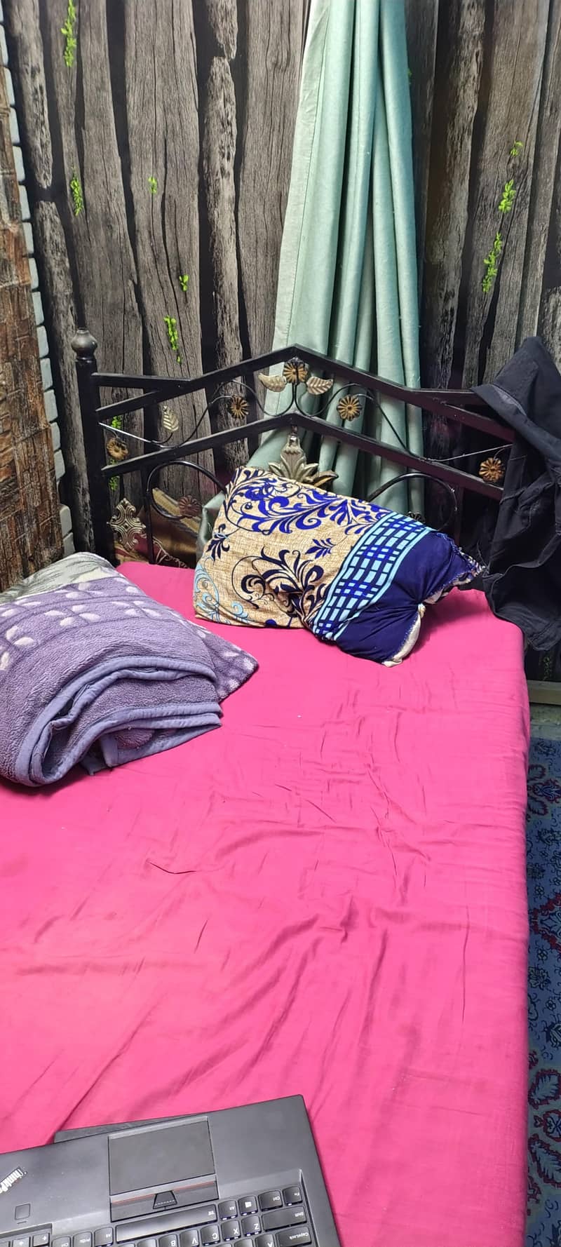 Two single iron bed 3