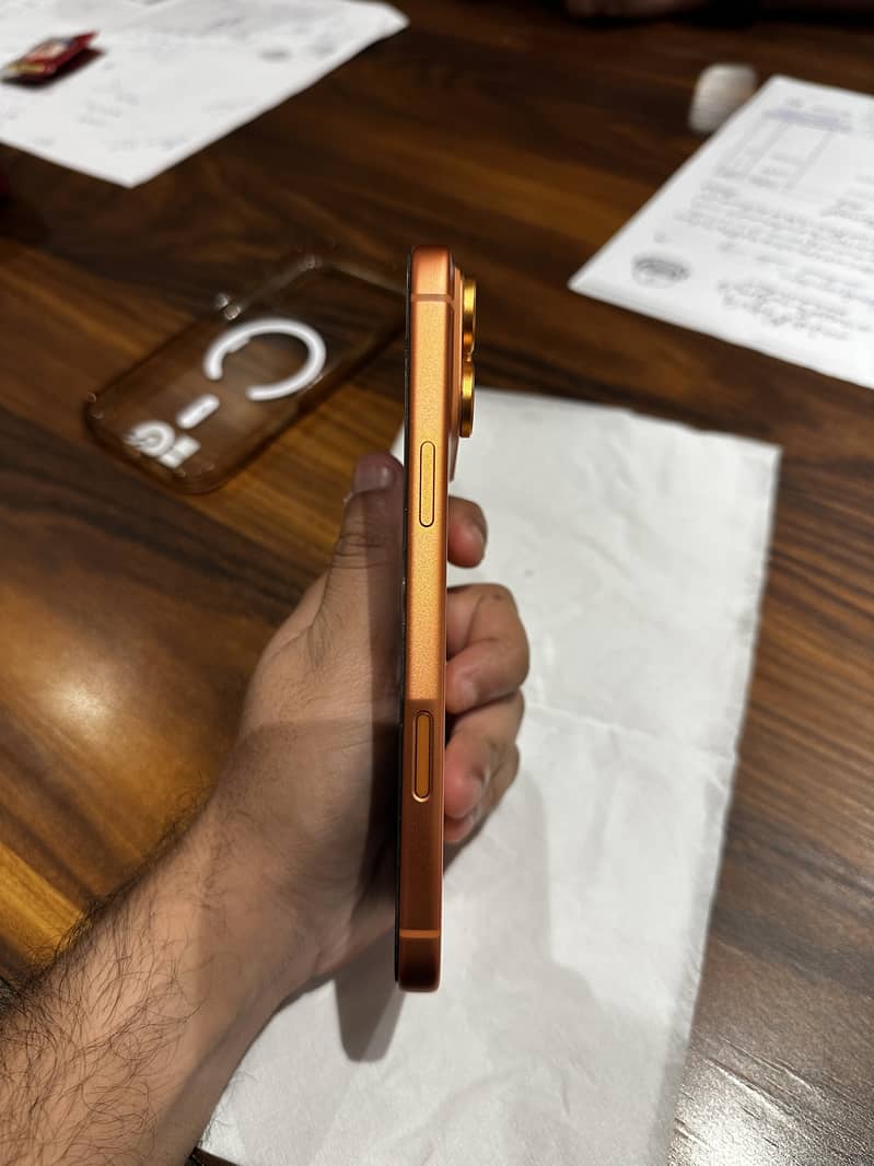 Apple iPhone 17 Pro Max 2