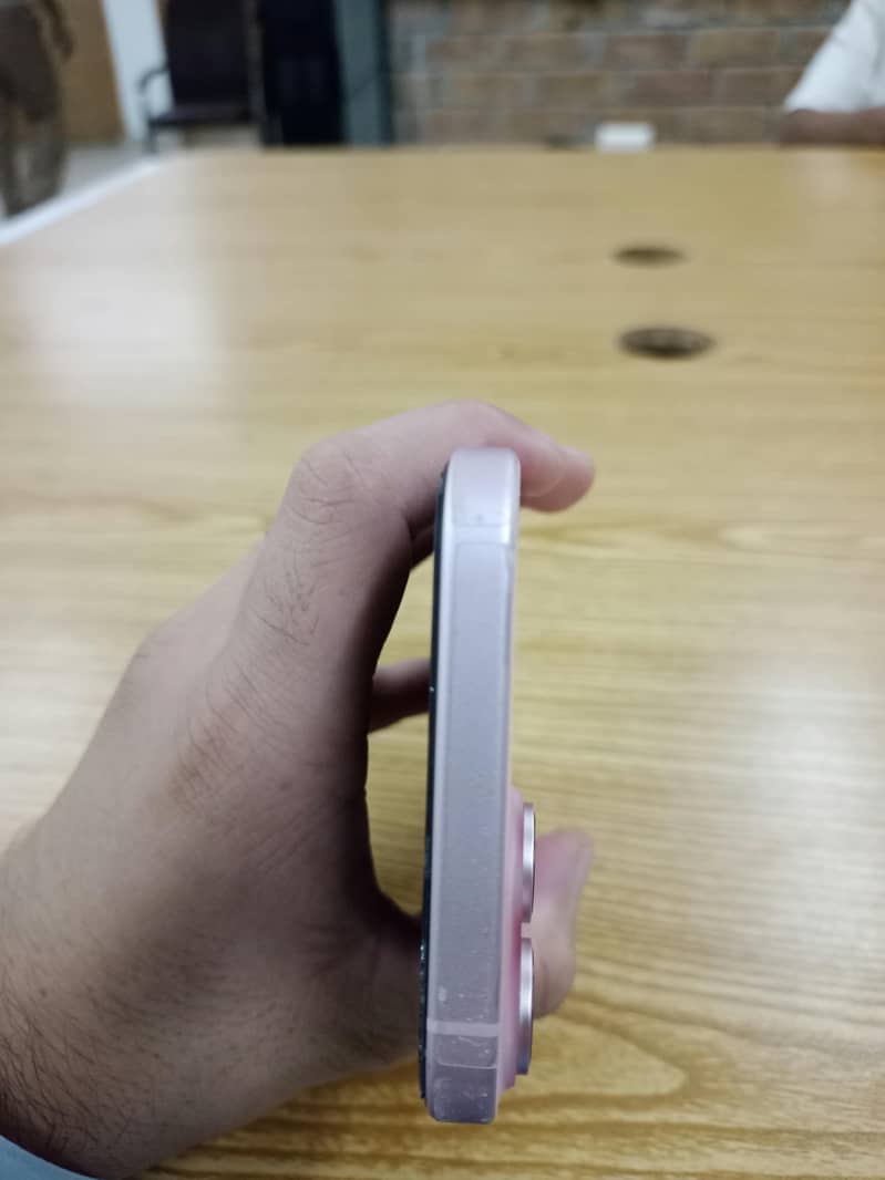 Apple iPhone 15 plus 4
