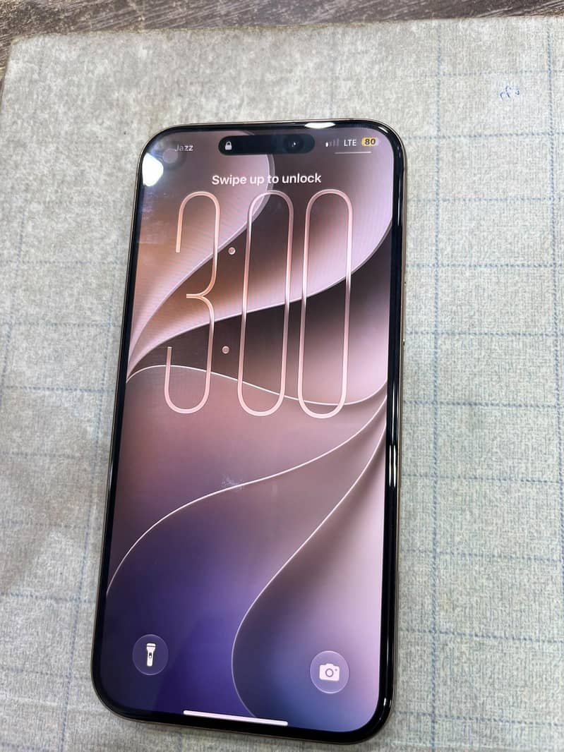 Apple iPhone 16 Pro Max 1