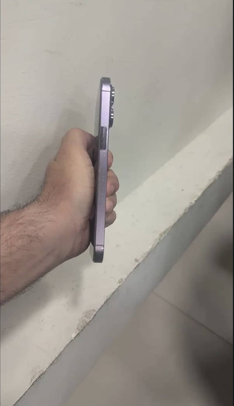 Apple iPhone 14 Pro Max 1