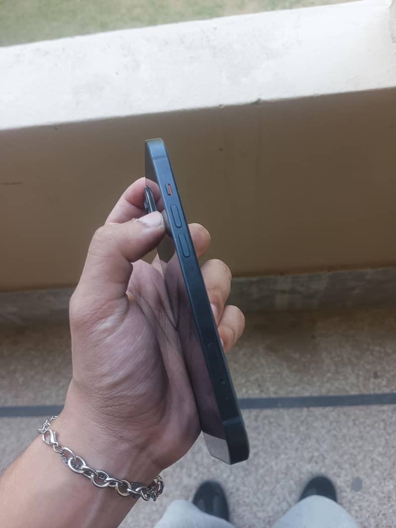Apple iPhone 13 3