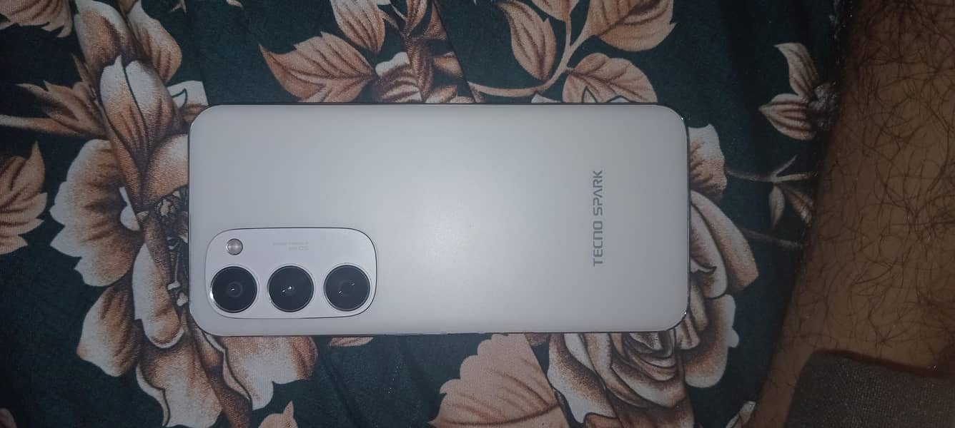 Tecno spark 40 pro plus 2