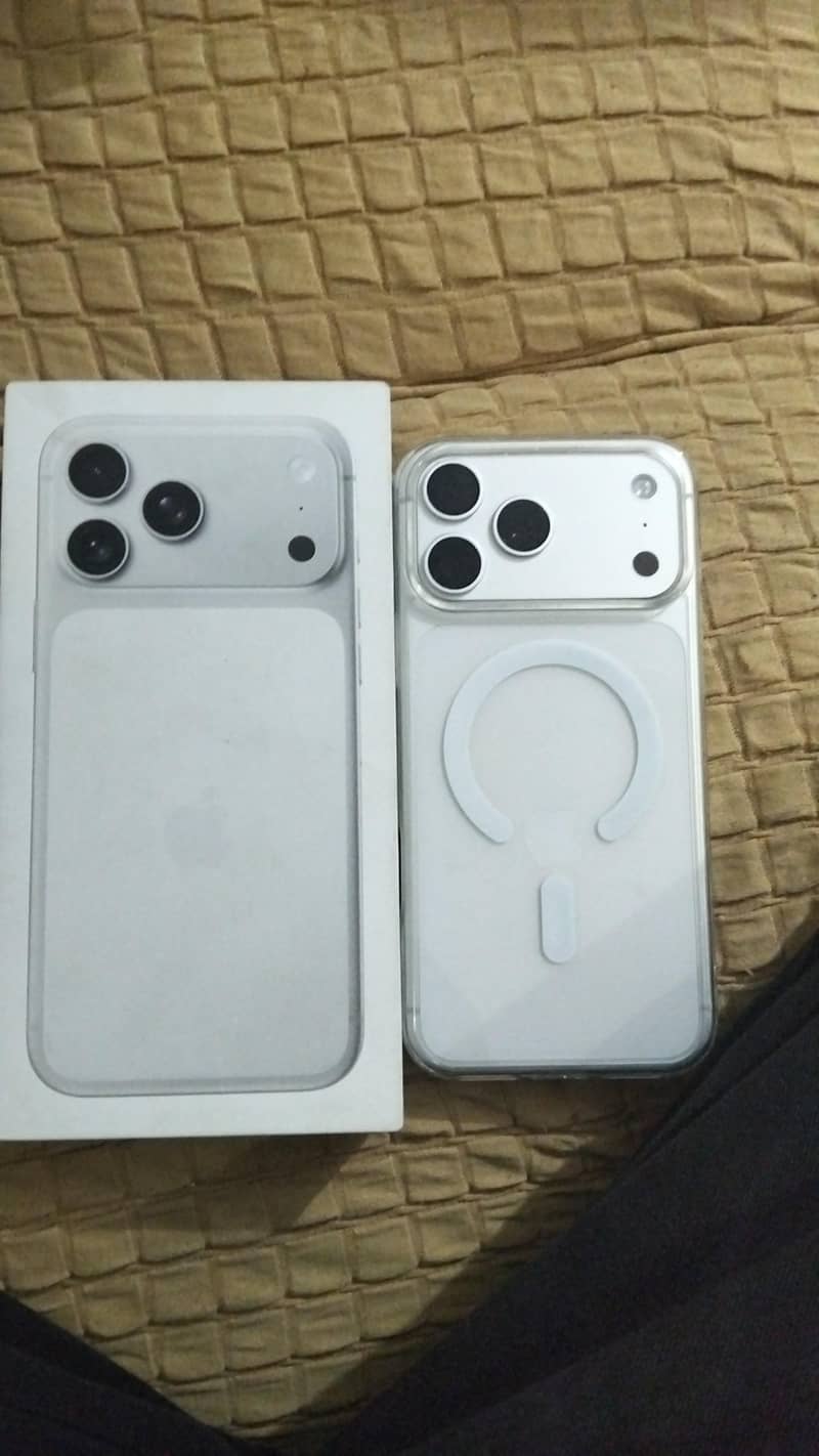 Apple iPhone 17 Pro Max 0