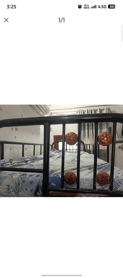 Bunk bed with mattress