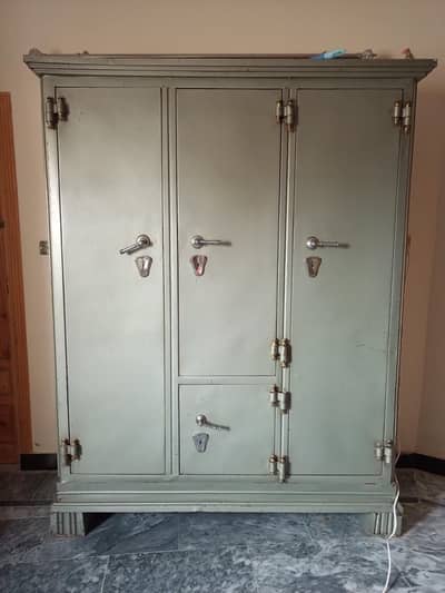 Best  quality wardrobes