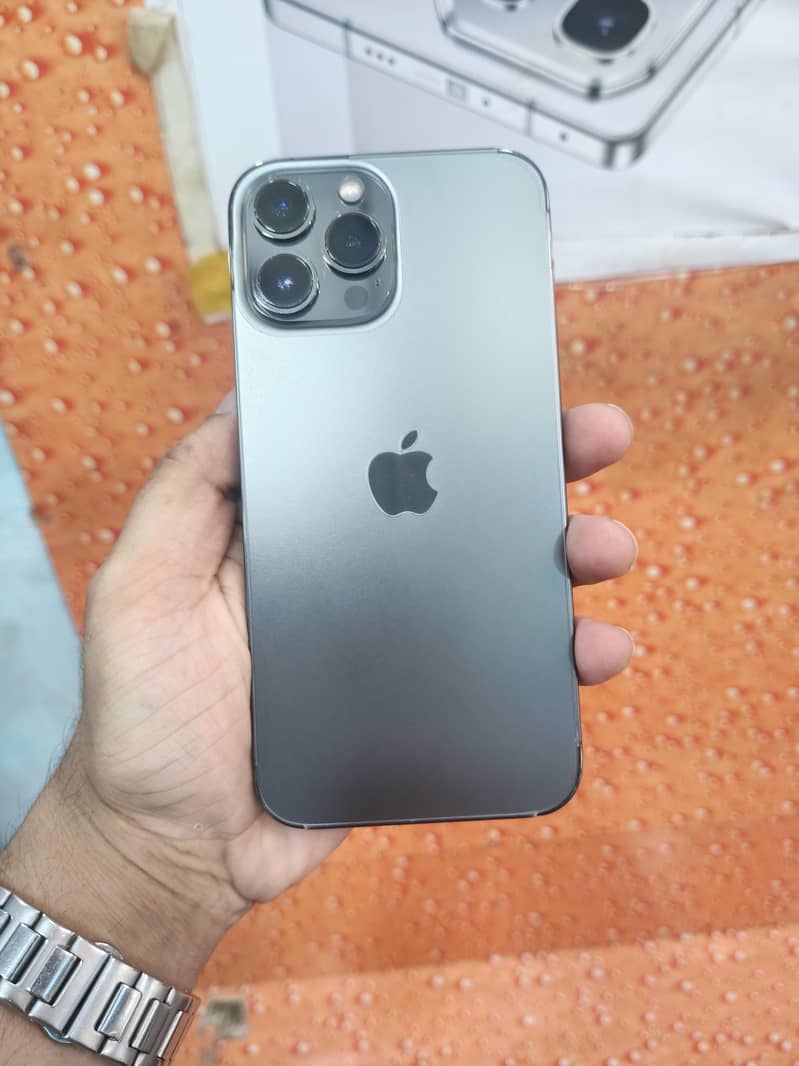 Apple iPhone 13 Pro Max 0