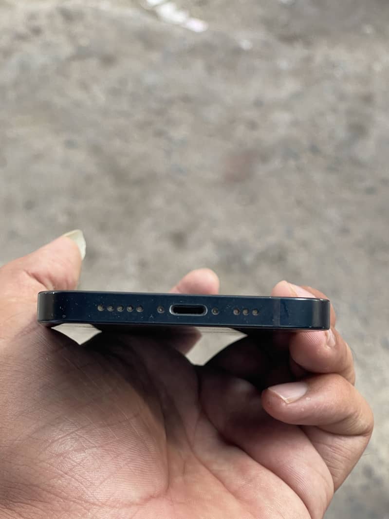 Apple iPhone 13 3