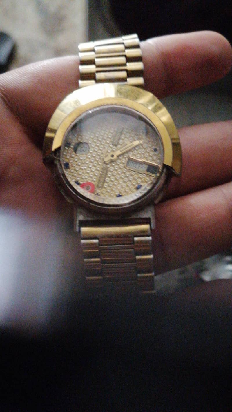 men watch 0