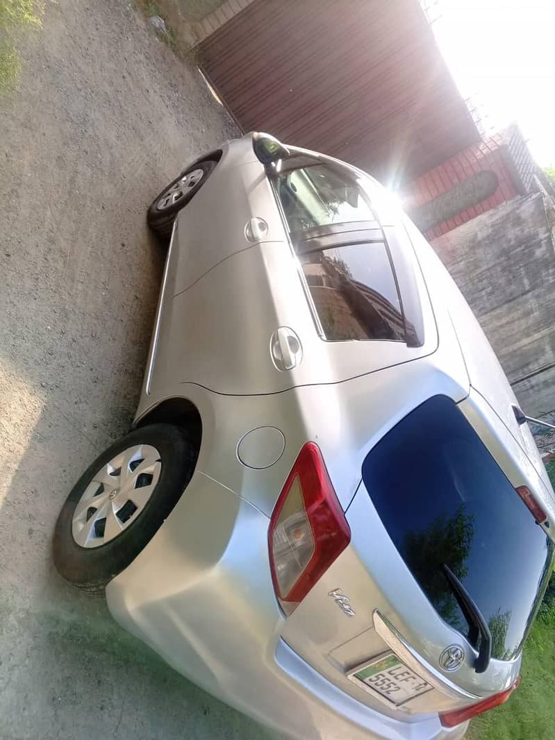 Toyota Vitz 2012 3