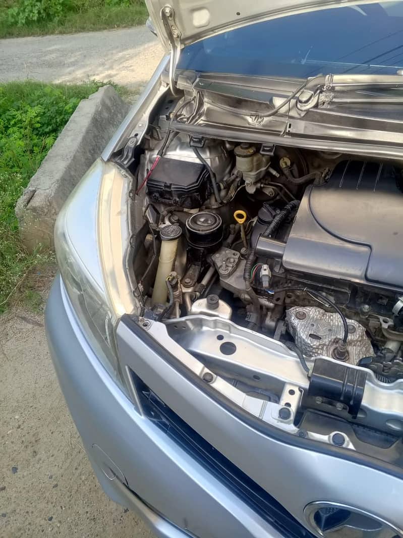 Toyota Vitz 2012 5