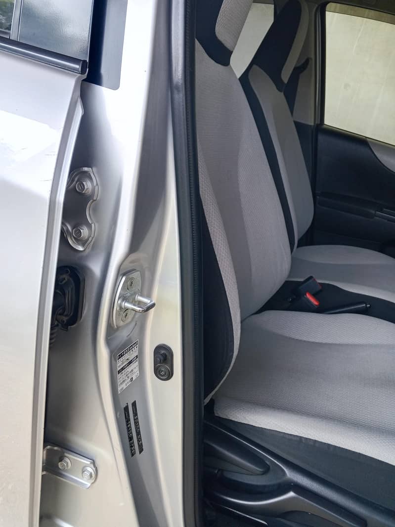 Toyota Vitz 2012 11