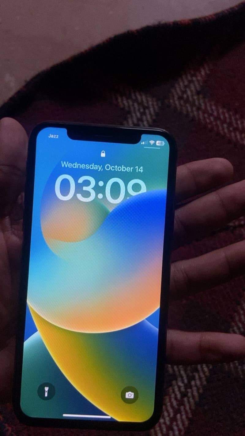 Apple iPhone X 4