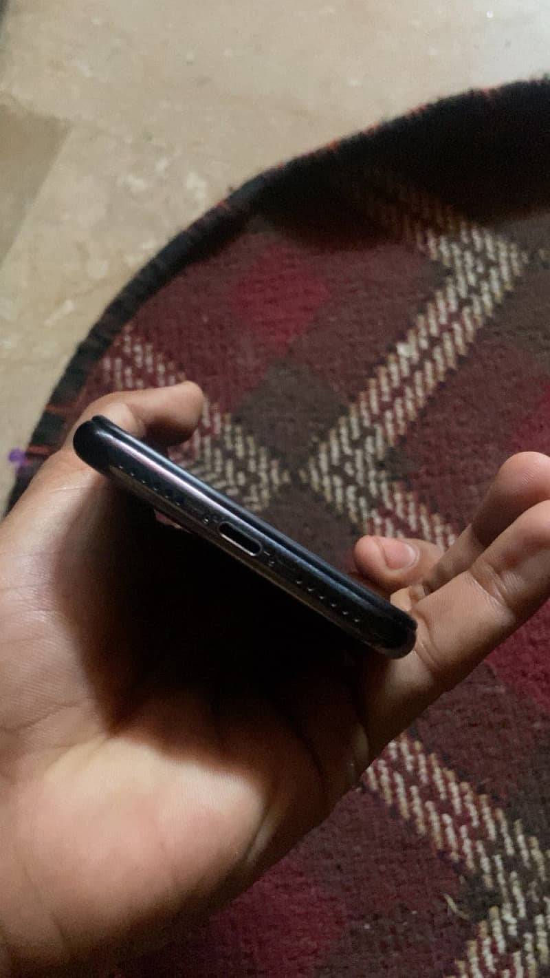 Apple iPhone X 5