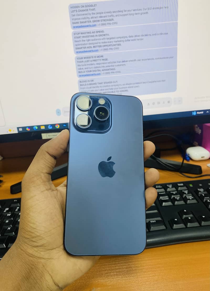 Apple iPhone 15 Pro Max 0