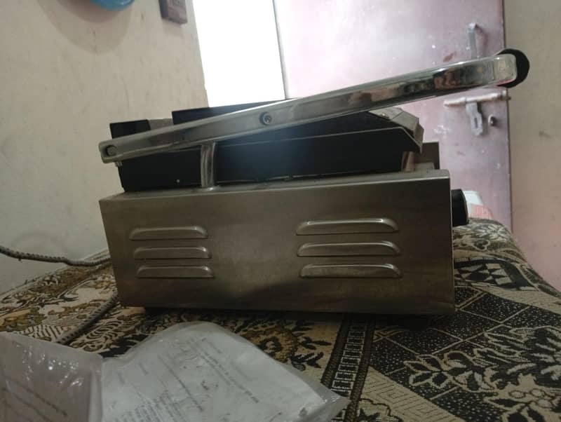 Sandwich Maker machine 6