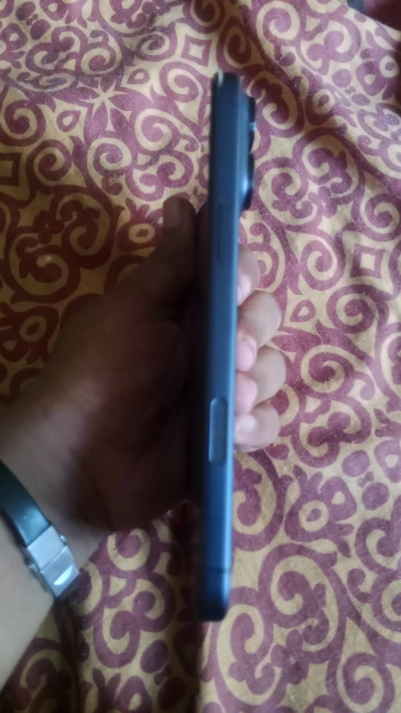 Apple iPhone 17 Pro Max 4