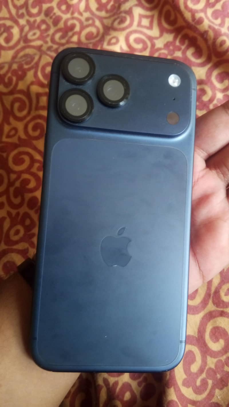 Apple iPhone 17 Pro Max 5