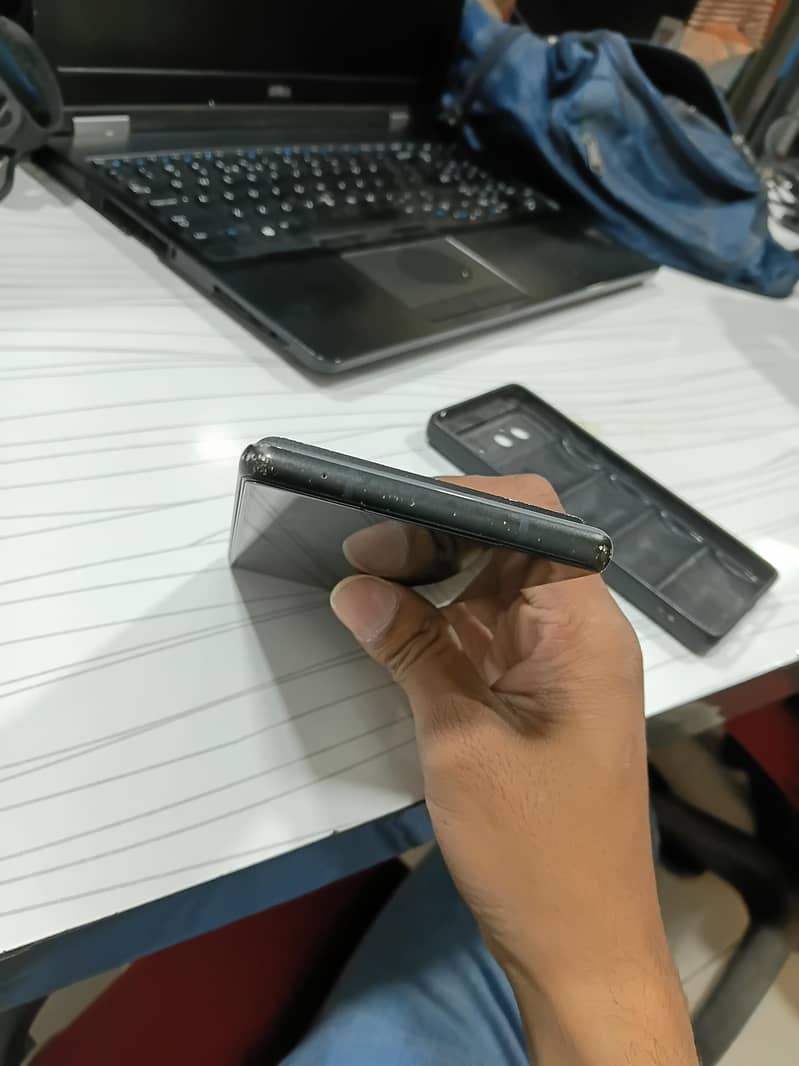 Google Pixel 6 4