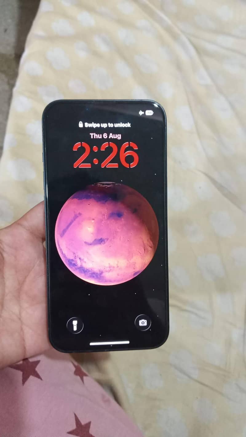 Apple iPhone 13 4