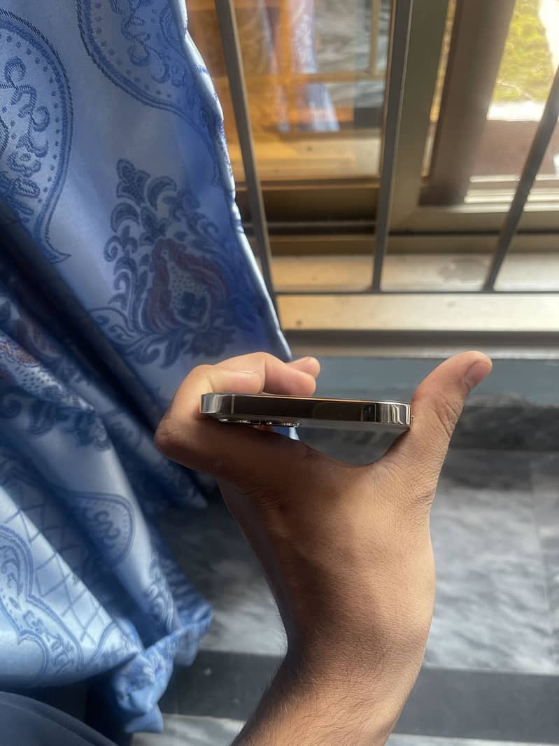 Apple iPhone 12 Pro Max 5