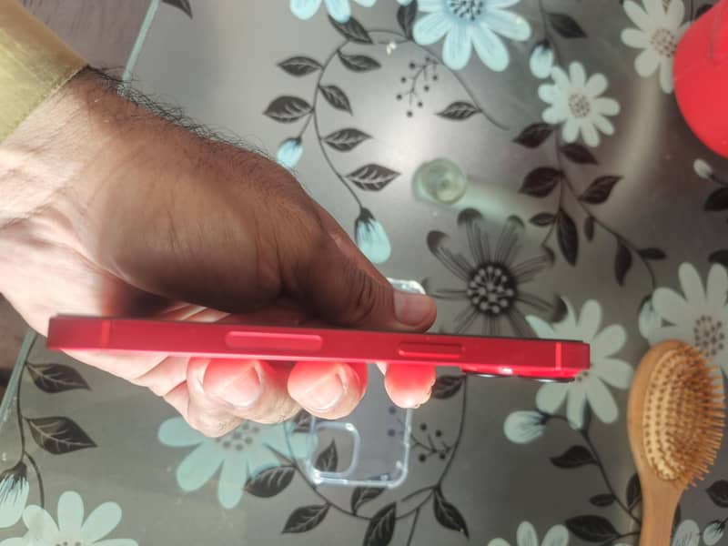 Apple iPhone 14 4