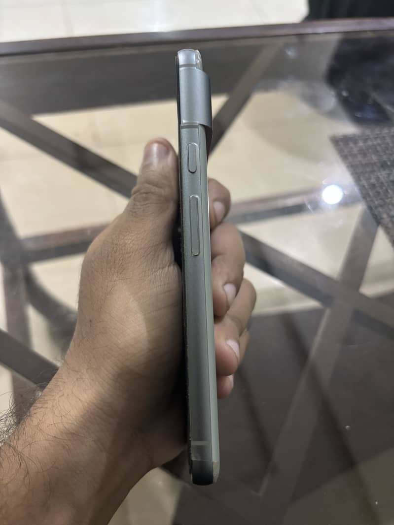 Google Pixel 8 3