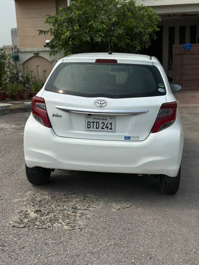 Toyota Vitz 2014