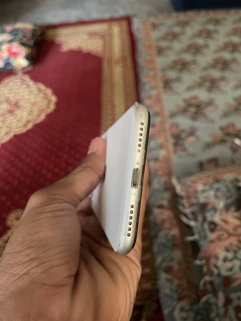 Apple iPhone SE 3