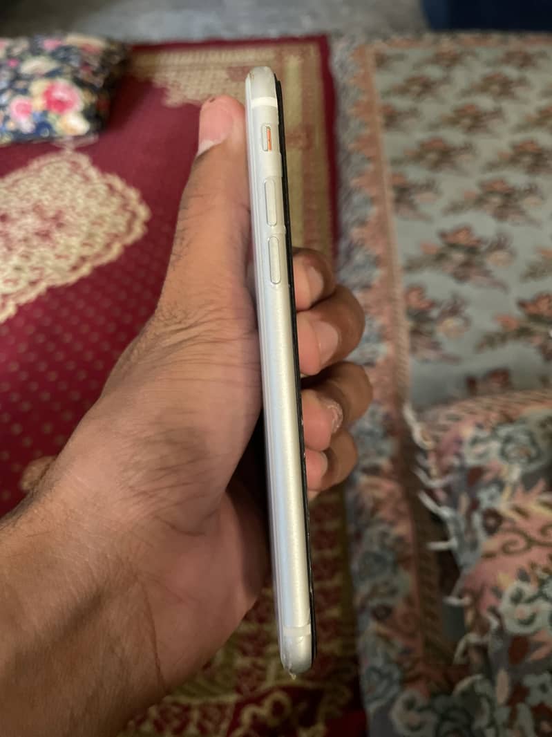 Apple iPhone SE 4