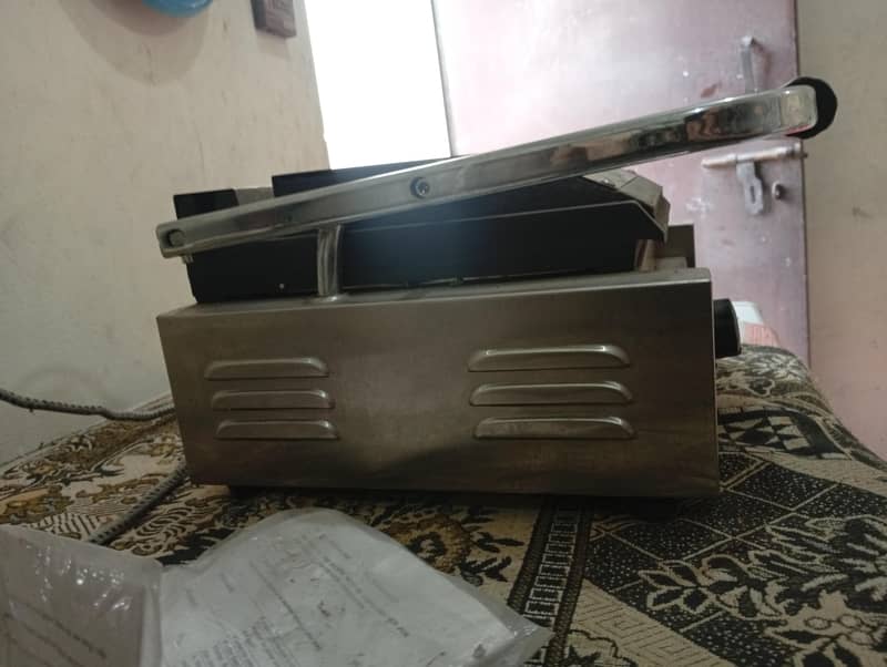 Sandwich Maker machine 6