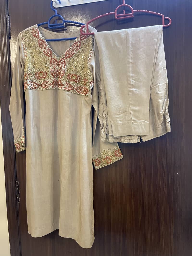 Medium sized qora dabqa work 0