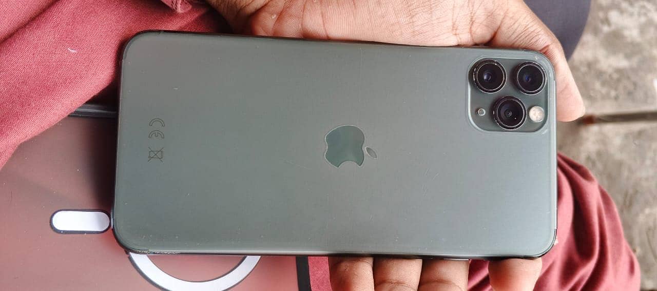 Apple iPhone 11 Pro Max 0