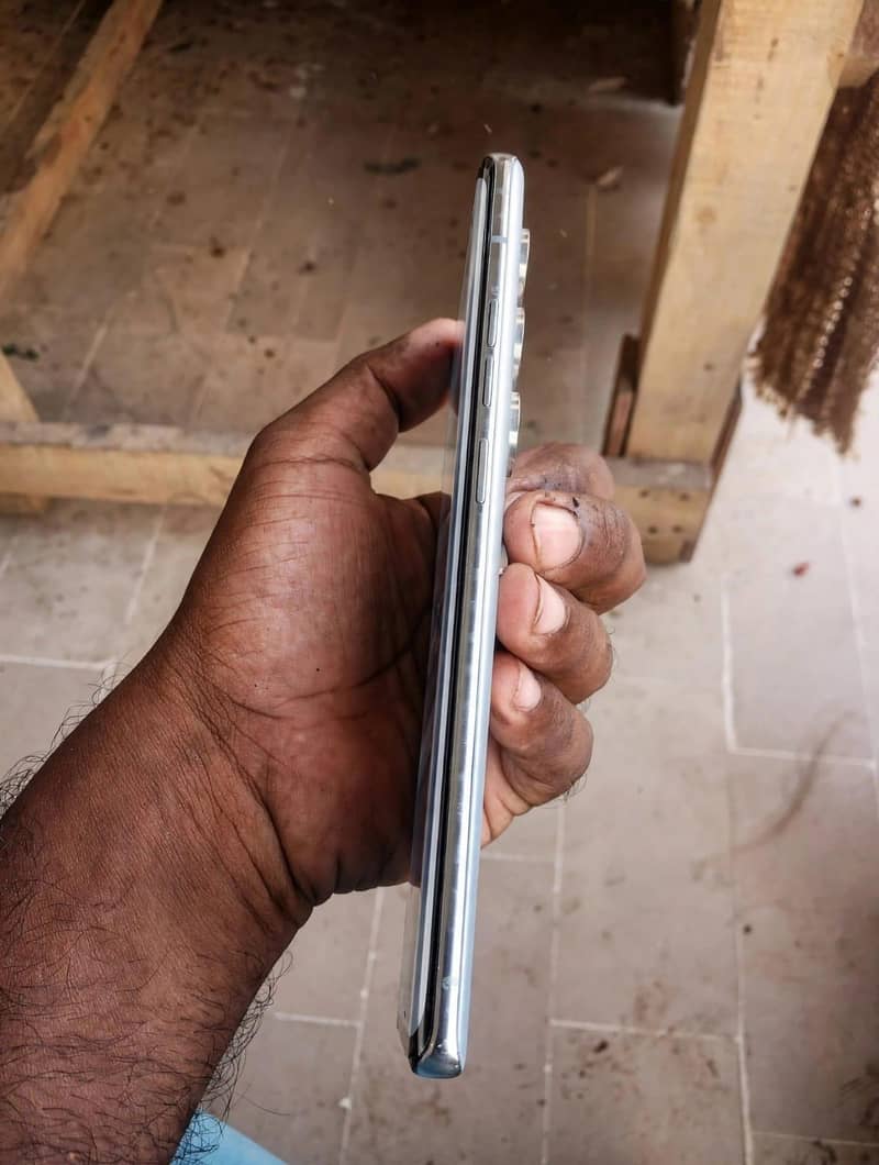 Tecno CAMON 40 Pro 1