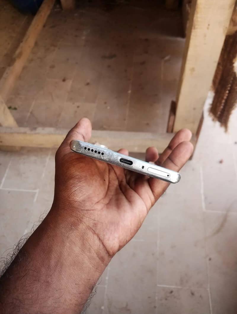 Tecno CAMON 40 Pro 4