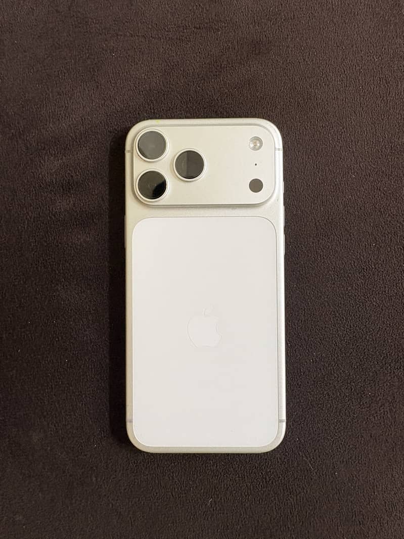 Apple iPhone 17 Pro Max 0