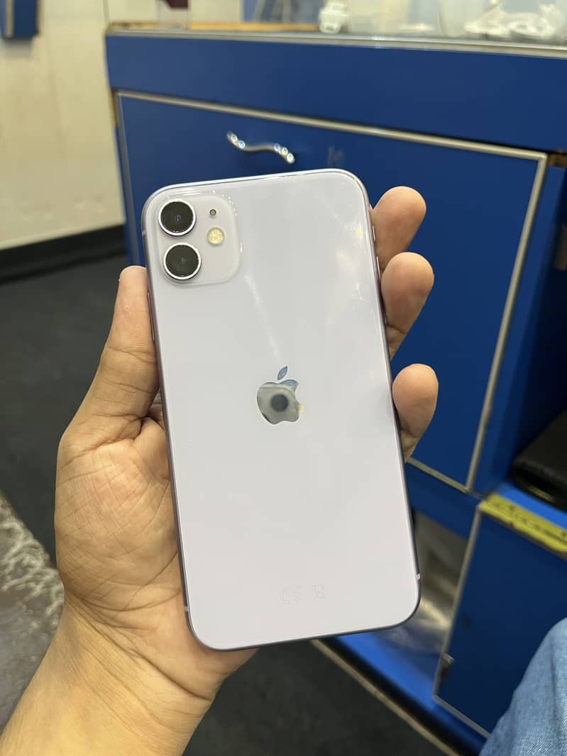 Apple iPhone 11 4
