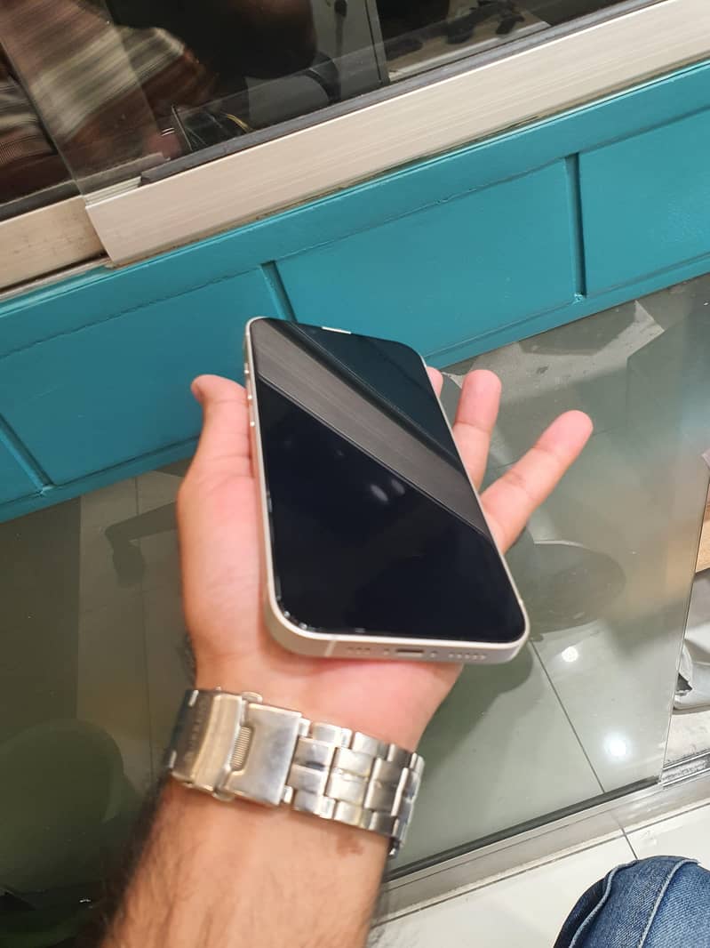 Apple iPhone 14 4