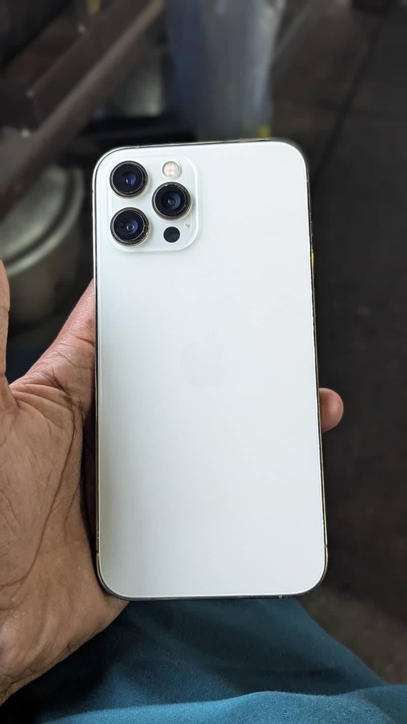 Apple iPhone 12 Pro Max 3