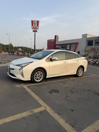 Toyota Prius 2016