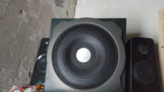 trust tytan19019orignal 120w wooden woffer-k Wala