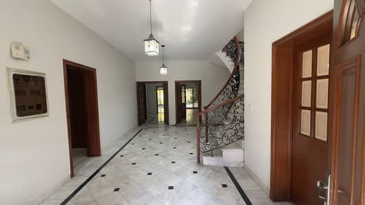 2 Kanal Newly Renovated House For Rent On Main 80 Feet Road Near Canal Road