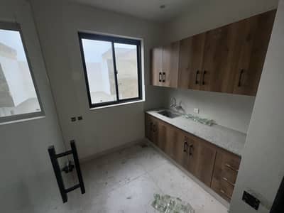 Brand New 1 Kanal Commercial Offices (Plug & Play)