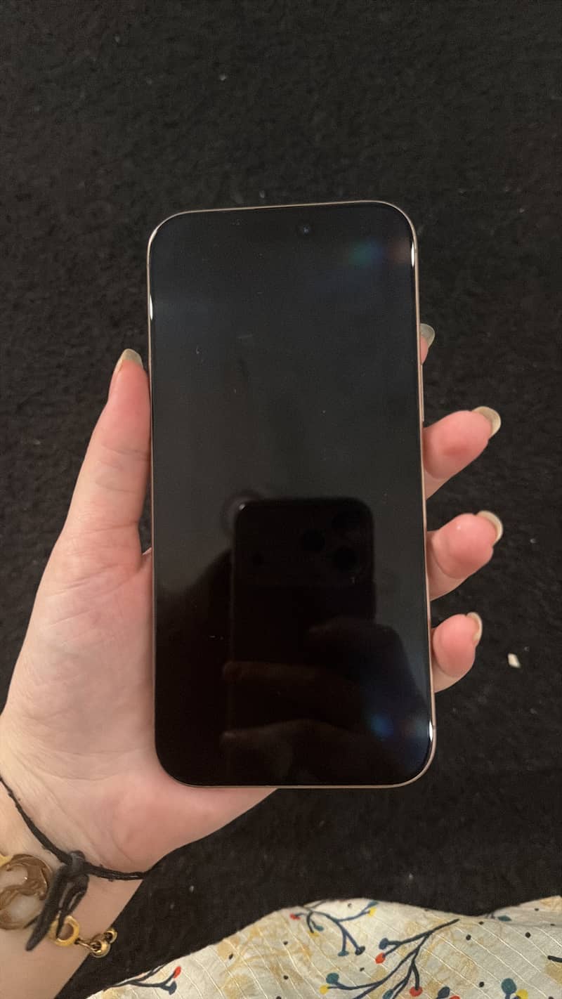 Apple iPhone 16 Pro Max 2