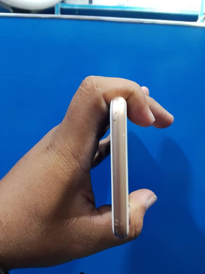 Apple iPhone 8 1
