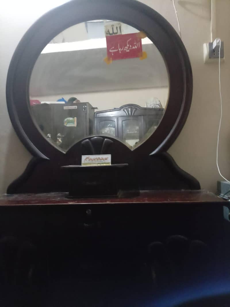 dressing table 0