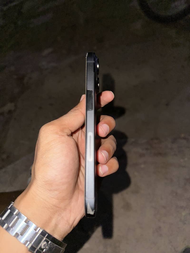 Apple iPhone 15 2