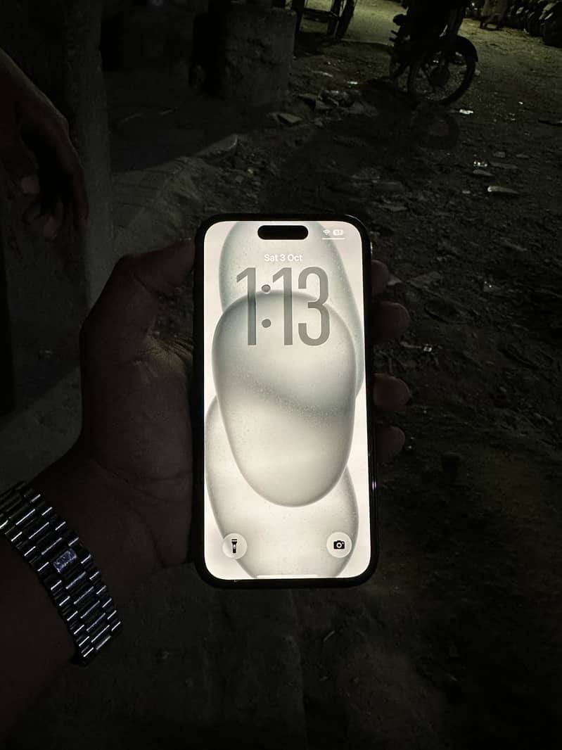 Apple iPhone 15 5