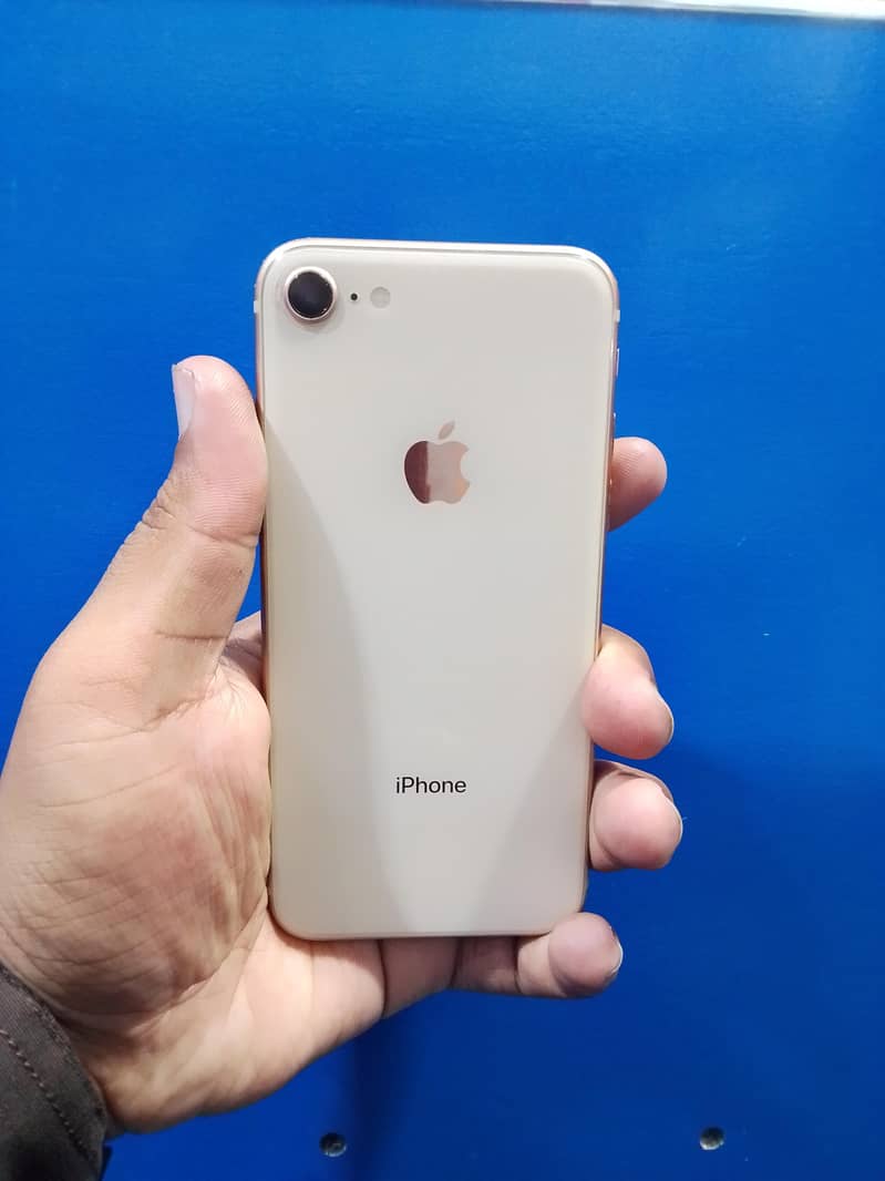 Apple iPhone 8 4
